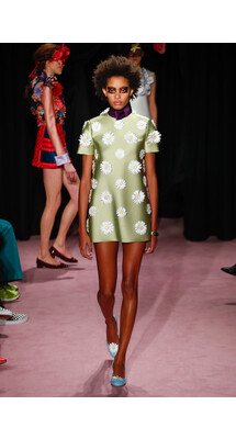 Viktor and Rolf Spring 2018 Couture Paris PFW коллекция 2018 Виктор и Рольф кутюр лето 2018 неделя высокой моды в Париже Mainstyles